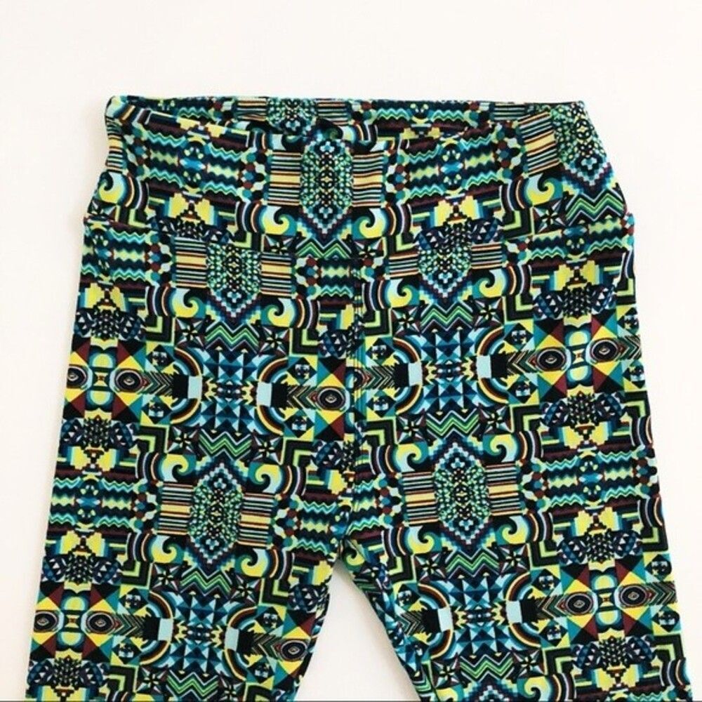 LuLaRoe Geometric Green Cozy Leggings
